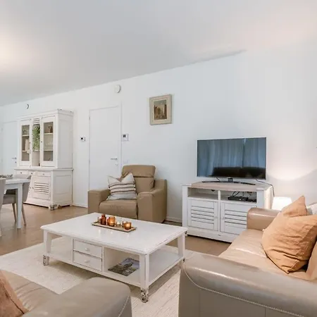 Luminous Near The Marina With Parking - 3br Appartamento *