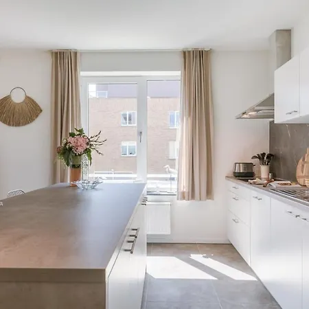 Huswell - A Luminous Near The Marina Apartment Ostende