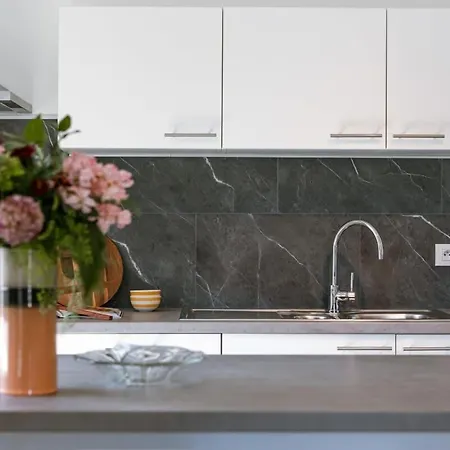 Huswell - A Luminous Near The Marina